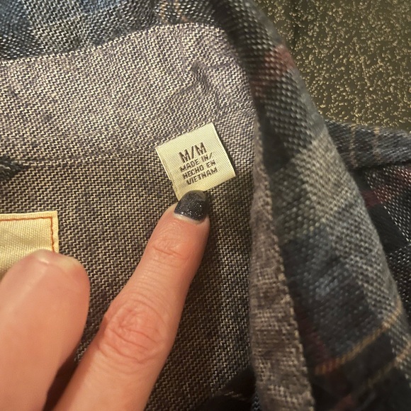 Women’s Flannel Shirt - Picture 3 of 5